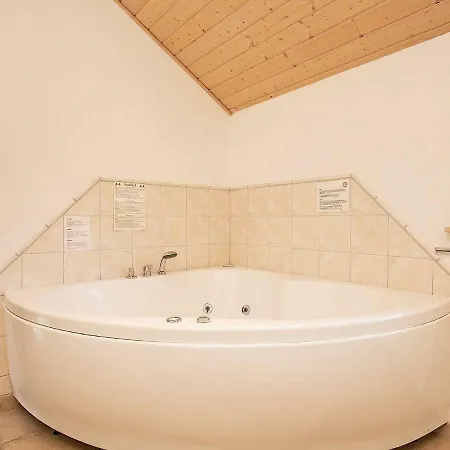 Three-bedroom Holiday In Rorvig 1 Tatil Evi *