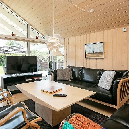Three-bedroom Holiday In Rorvig 1 Tatil Evi *