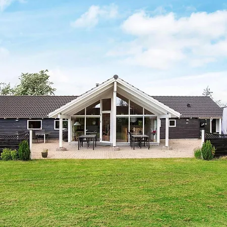 Tatil Evi Three-bedroom Holiday In Rorvig 1 Bøtø By